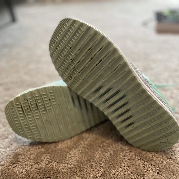 Blue-Teal Pumas - Picture 4 of 4